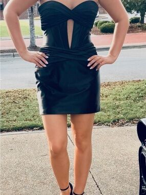 Sherri Hill Black Strapless Mini Dress with Twist Bodice